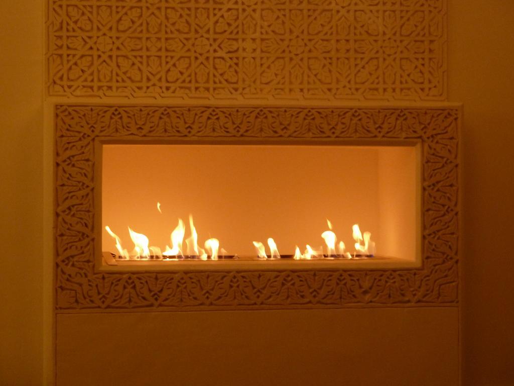 Riad Viva Марракеш Екстер'єр фото A fireplace in the palace